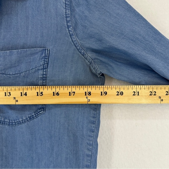 Athleta Shirt Bootjack Chambray ButtonUp Denim Split Back Top Woman’s XS Blue - Picture 8 of 12